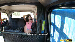 Fake Taxi - Nikki Fox a magyar zsenge szuka