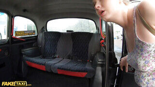 Fake Taxi - Lucy Heart a csábító pici orosz vagina