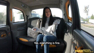 Fake Taxi - Alyssa Bounty segg lyukba kurelva