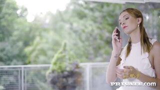 Private - Nicole Love és Dominica Phoenix édeshármasban szeretkeznek