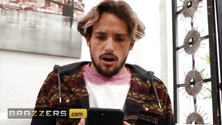 Brazzers - Becky Bandini tinédzser pasassal kupakol