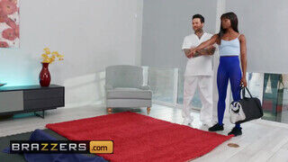 Brazzers - Ana Foxxx popsija bekúrva