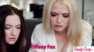 Tiffany Fox a cafka tini milf gruppen kamatyol