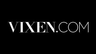 Riley Reid és Kendra Sunderland kinyalják egymást