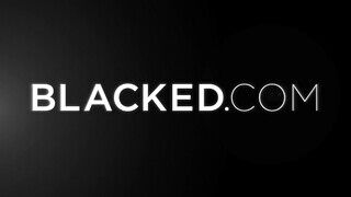 Riley Reid és Gabbie Carter brutális menete