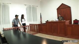 Angelica Heart két rúdat kap a bíróságon