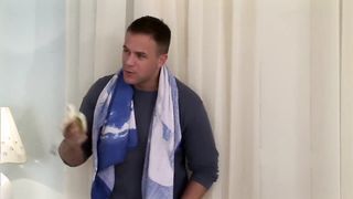 Orosz tinédzser csajszi és a két bájdorong