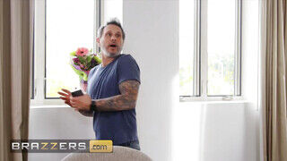 Brazzers - Kylie Le Beau a szomszéd hapsival közösül