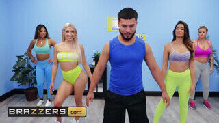 Brazzers - Abella Danger és Katana Kombat megkívánják egymást