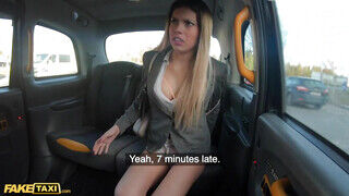 Fake Taxi - Macarena Lewis a taxiban szexel