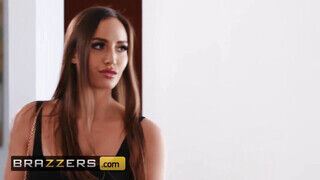 Brazzers - Desiree Dulce lovagol a férje kukacán
