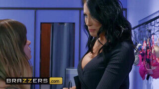 Brazzers - Reagan Foxx a boltos palival kúrel