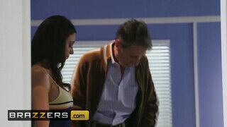 Brazzers - Danni Rivers idősebb manussal kúrel
