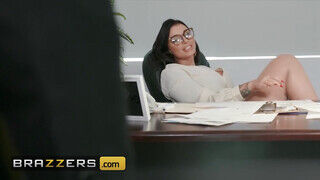 Brazzers - A gigantikus popós Ivy Lebelle popsi pornója
