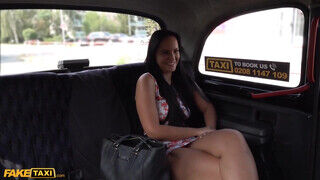 Fake Taxi - Jennifer Mendez a kívánatos latina csajszika