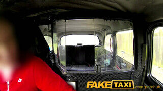 FakeTaxi - szűk pinájú csajjal