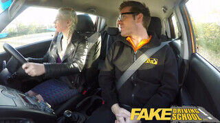Fake Driving School - bögyös piercinges világos szőke lyuk