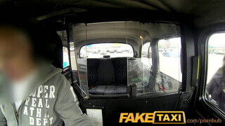 FakeTaxi - a pici lopós fekete pipi megbánja amit tett