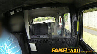 FakeTaxi Girl - kitetovált csaj erőszakos baszást kap
