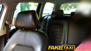 FakeTaxi - román cigó nőci bírja a kiképzést