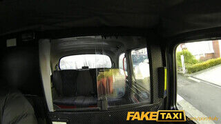 FakeTaxi - angol világos szőke nuni istenien leszopja a kárót