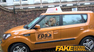 Fake Driving School - cuki vörös lány mind egy csöppig megeszi