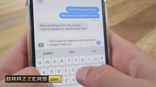 Brazzers - Alexis Fawx a méretes cickós nevelő anya