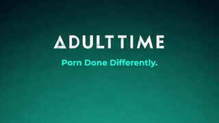 ADULT TIME - a maca megharagszik a csajára, mert beleül egy faszba