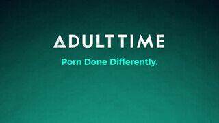 ADULT TIME - Lauren Phillips a óriási tőgyes milf