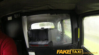 FakeTaxi vén világos szőke mami életének meghatározó utazása