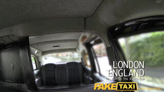 FakeTaxi gigászi csöcsök és egy gigantikus szőrös bula