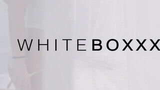 WhiteBoxxx - Nelly Kent a gigantikus tőgyes román csajszika