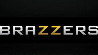 Vampirella a hatalmas faszra indul be igazán - Brazzers