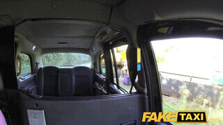 FakeTaxi segbbekúrhatsz az ingyen fuvarért