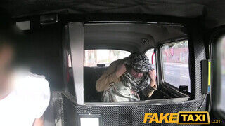 FakeTaxi Porno őrült cseh maca faszra vágyik