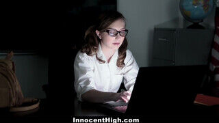 InnocentHigh - Gracie May Green punciját a professzor úr kufircolja