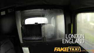 FakeTaxi - méretes didkós debella csajszi a taxiban