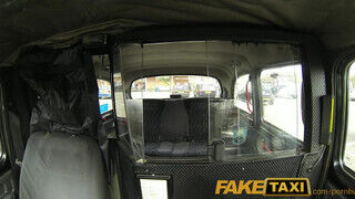 FakeTaxi - Tiffany Naylor a zsenge tinédzser csajszika