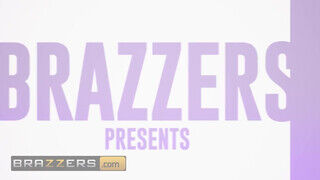 Brazzers - Katie Kush a repedtsarkú szemüveges nőci