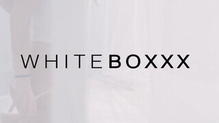 WHITEBOXXX - Világos Szőke zsenge bige extra masszázst kap
