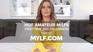Mylf - Latin Amerikai csöcsös milf magához nyúl