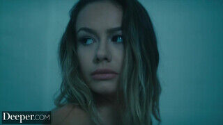 Deeper - Naomi Swann a perverz kicsike bige