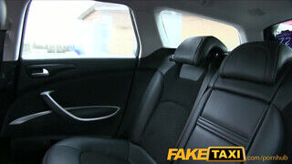 FakeTaxi - Tinédzser spinét megbasznak a hátsó ülésen