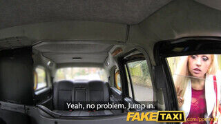 FakeTaxi - Csöcsös világos szőke fenékbe kurelva
