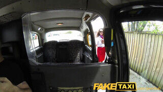 FakeTaxi - Tini ribancok hancuroznak a taxiban
