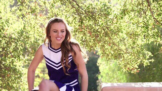 Jillian Janson a vonzó pici sulis gádzsi