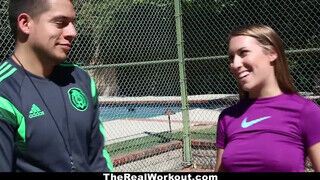TheRealWorkout - Kimber Lee meghágva az edzője által