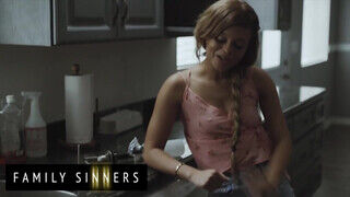 Family Sinners - Destiny Cruz a cafka latin amerikai húgi