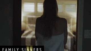 Family Sinners - Ashley Lane teljesen felhevült