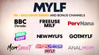 MYLF - bögyös milf lábbal keféli meg a fügyit